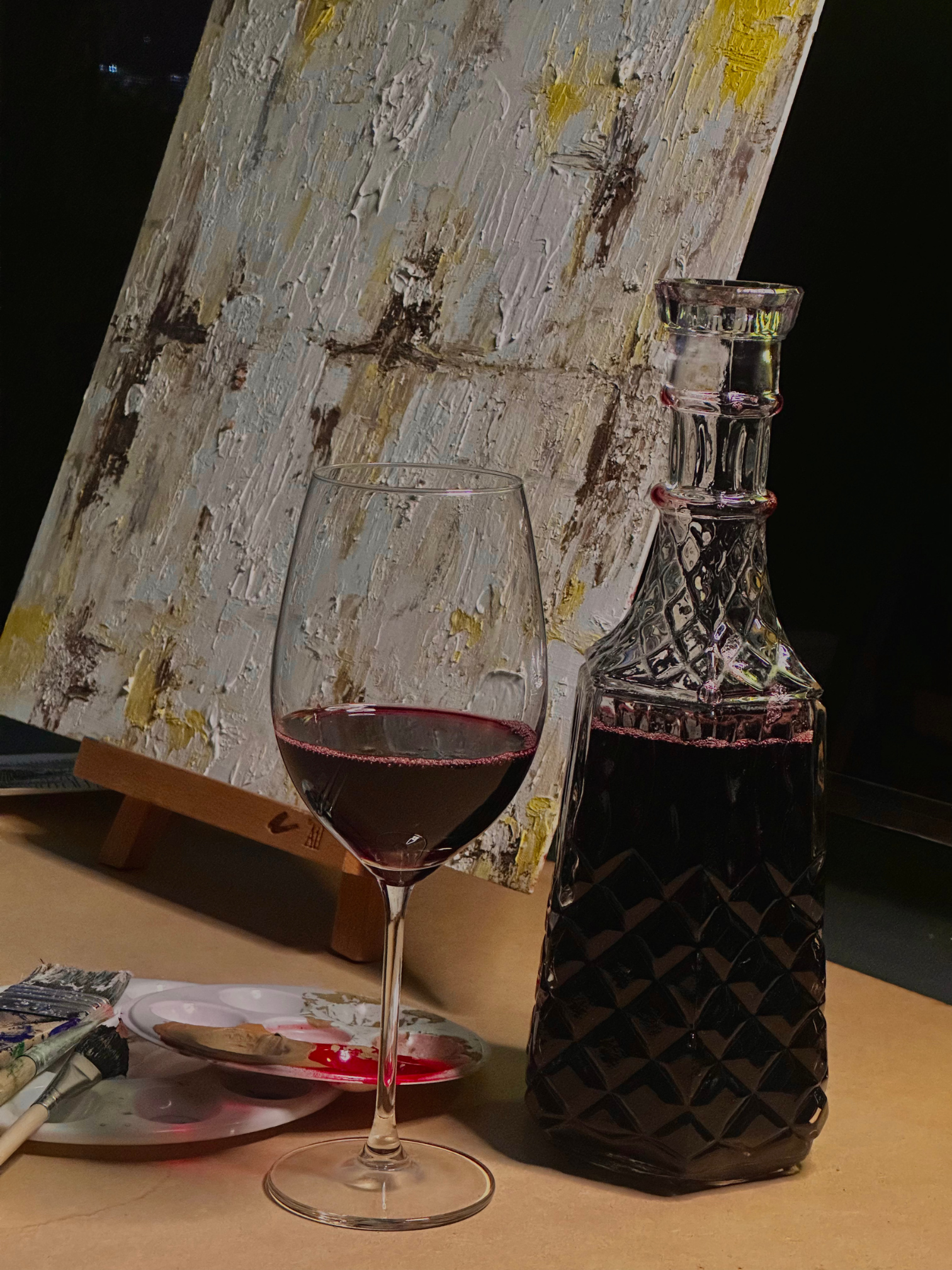 Fotografía editorial de vino y arte